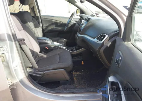 2016 Dodge Journey Crossroad z USA, uszkodzony, nr VIN 3C4PDDGG2GT113071